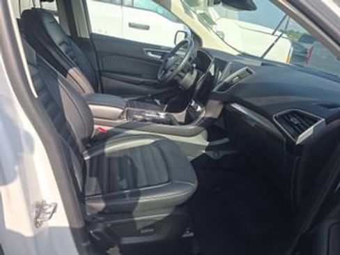 Used 2024 Ford Edge SEL w/ Convenience Package AWD/4WD image 2