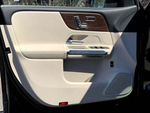 New 2026 Mercedes-Benz GLB 250 4MATIC image 14