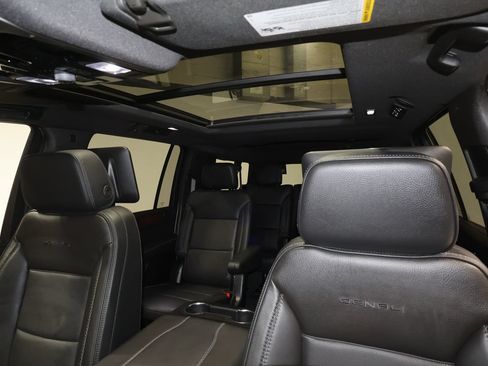 Used 2026 GMC Yukon XL Denali w/ Denali Reserve Package AWD/4WD image 20