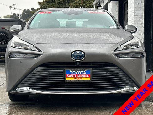 Used 2021 Toyota Mirai XLE image 9