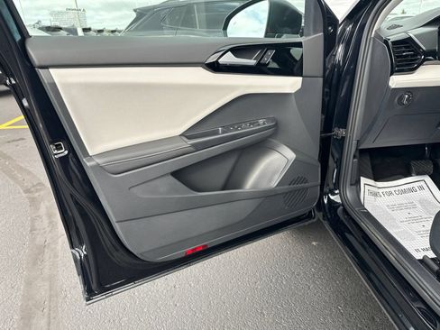 Certified 2025 Volkswagen Taos S AWD/4WD image 16