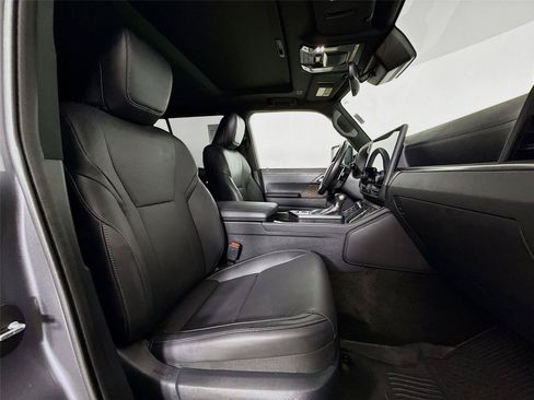 Used 2024 Lexus GX 550 w/ Accessory Package (Z1) AWD/4WD image 31
