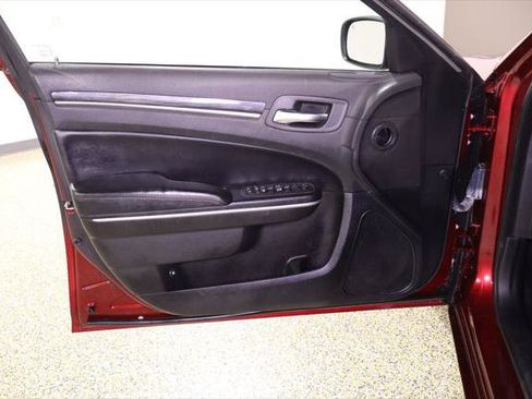 Used 2022 Chrysler 300 Touring w/ Sport Appearance Package RWD image 33