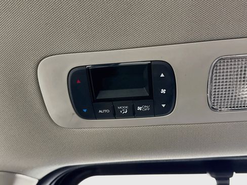 Used 2016 Honda Odyssey SE image 24