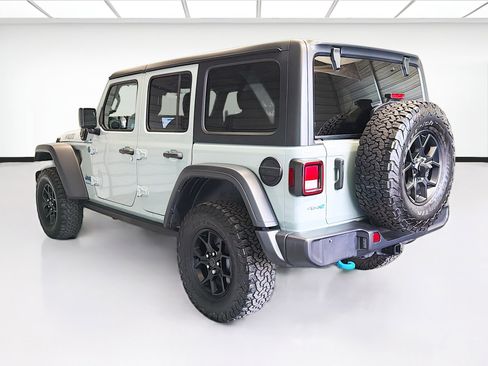 Used 2024 Jeep Wrangler Unlimited image 6