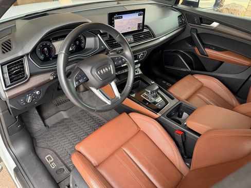Used 2021 Audi Q5 e Prestige w/ Prestige Package image 2