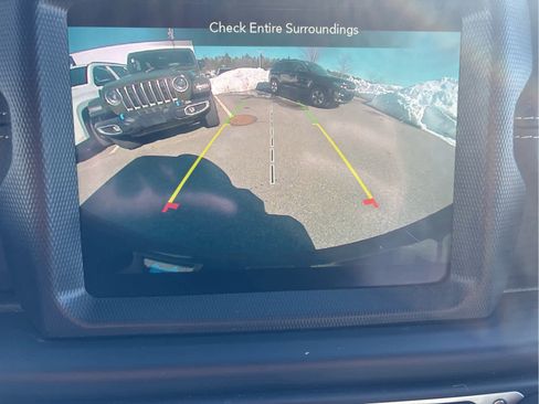 Used 2023 Jeep Wrangler Sahara w/ Cold Weather Group image 18