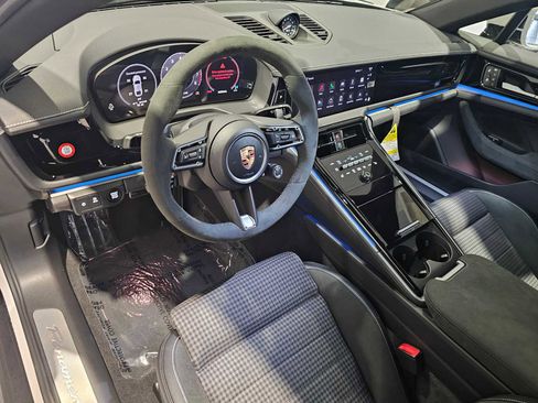 New 2025 Porsche Panamera 4 image 22