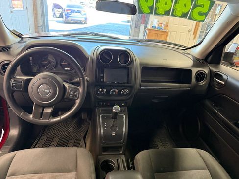 Used 2015 Jeep Patriot Latitude FWD image 14