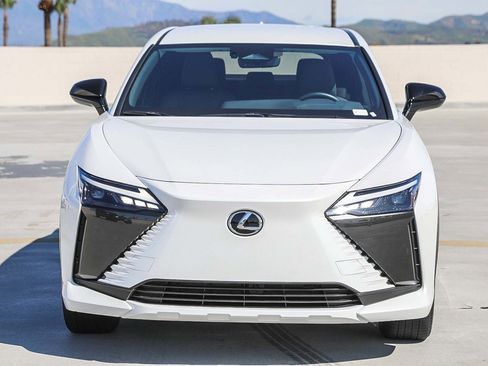 Used 2025 Lexus RZ 300e w/ Accessory Package (2T) image 2