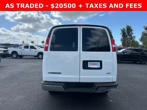 Used 2022 Chevrolet Express 2500 w/ Driver Convenience Package RWD image 5