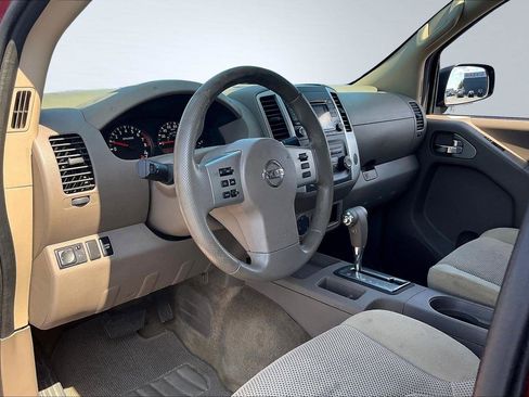 Used 2018 Nissan Frontier SV image 14