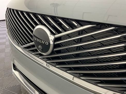 New 2026 Volvo XC90 T8 Plus w/ Protection Package Premier AWD/4WD image 7