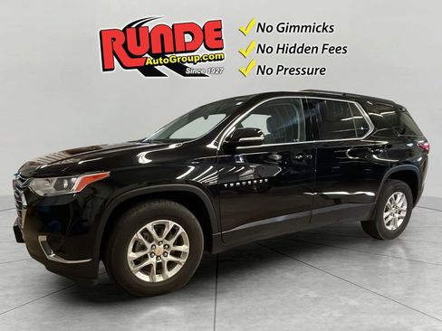 Used 2020 Chevrolet Traverse LT image 1