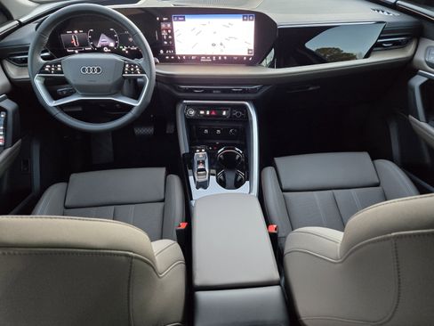 Certified 2025 Audi Q5 Premium AWD/4WD image 28
