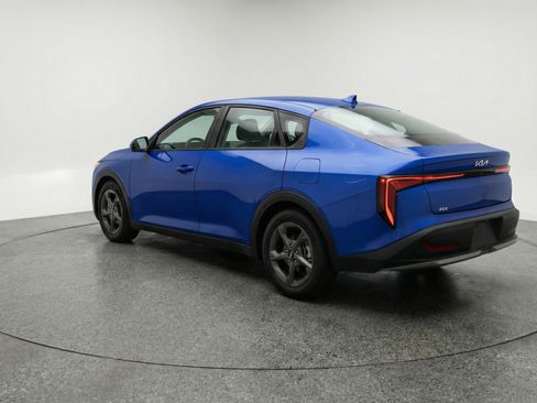Used 2025 Kia K4 LXS image 6