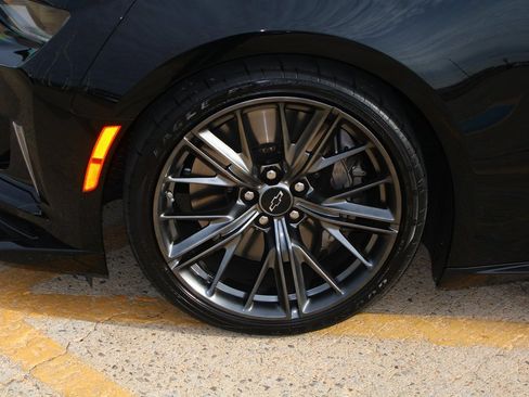 Used 2023 Chevrolet Camaro ZL1 image 2