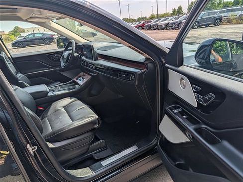 Used 2024 Lincoln Aviator Reserve w/ Equipment Group 201A AWD/4WD image 13