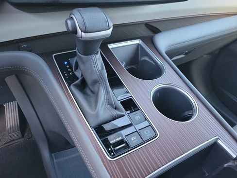 Used 2024 Toyota Sienna XLE image 13