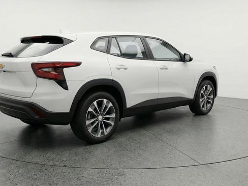 Used 2025 Chevrolet Equinox LT FWD image 9