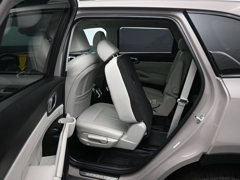 Used 2025 Kia Sorento SX AWD/4WD image 43