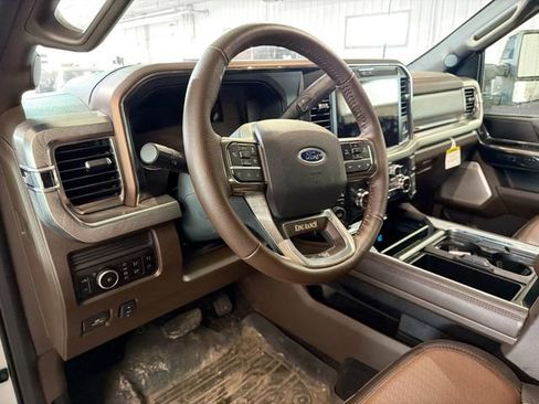 Used 2025 Ford F350 King Ranch w/ FX4 Off-Road Package image 8