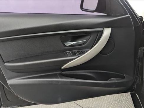 Used 2018 BMW 320i Sedan image 13