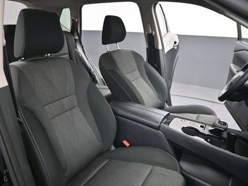 Used 2025 Nissan Rogue SV image 26