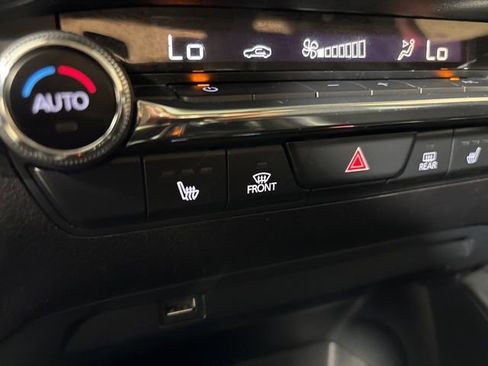 Used 2021 MAZDA MAZDA3 s image 30