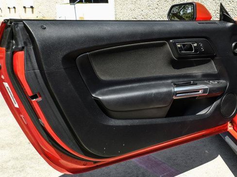 Used 2017 Ford Mustang Coupe RWD image 33