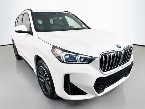 Used 2026 BMW X1 xDrive28i w/ Technology Package image 3