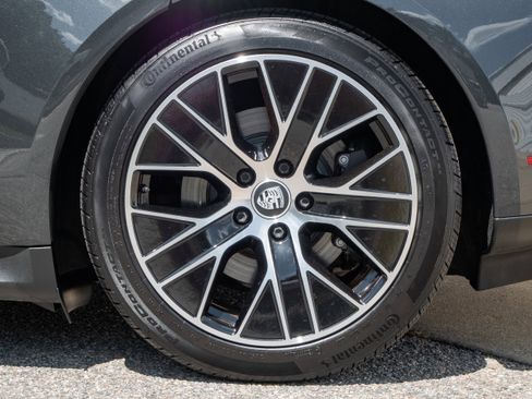 Used 2022 Porsche Taycan image 19