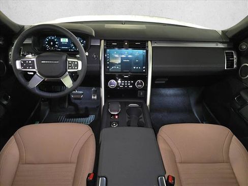 New 2026 Land Rover Discovery Limited Edition AWD/4WD image 9