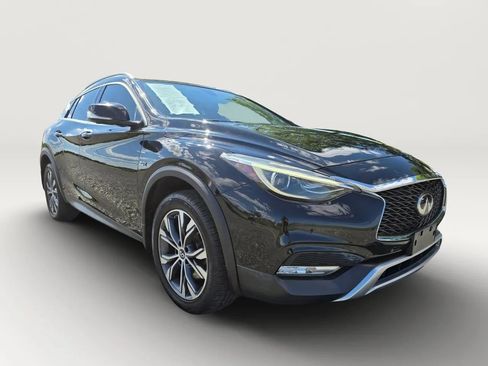 Used 2018 INFINITI QX30 AWD image 8