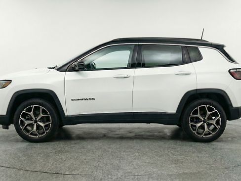 Used 2025 Jeep Compass Limited image 5
