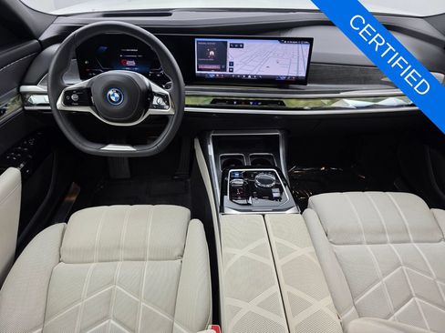 Certified 2023 BMW i7 xDrive60 AWD/4WD image 13