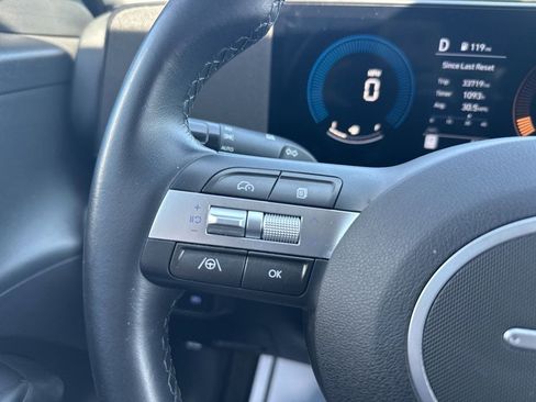 Used 2025 Hyundai Kona SEL FWD image 25