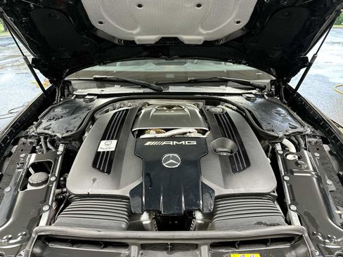 Used 2022 Mercedes-Benz SL 55 AMG 4MATIC w/ Driver Assistance Package image 30