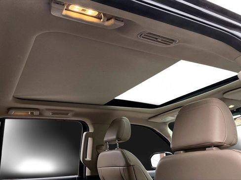 Used 2024 Ford Expedition Limited image 16