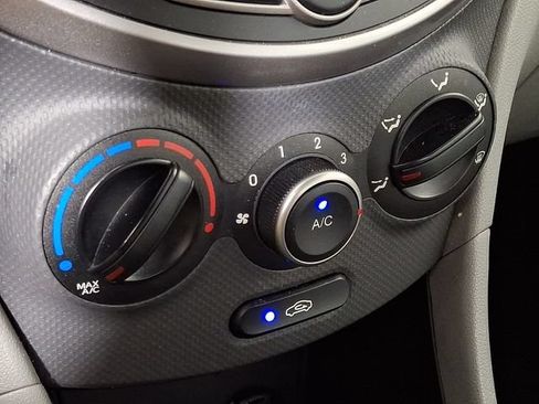 Used 2015 Hyundai Accent GLS FWD image 16