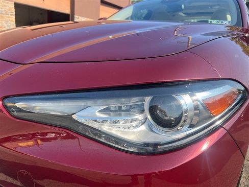 Used 2019 Alfa Romeo Giulia Ti w/ Quick Order Package 22X Lusso AWD/4WD image 18