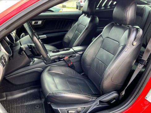 Used 2018 Ford Mustang Premium RWD image 7