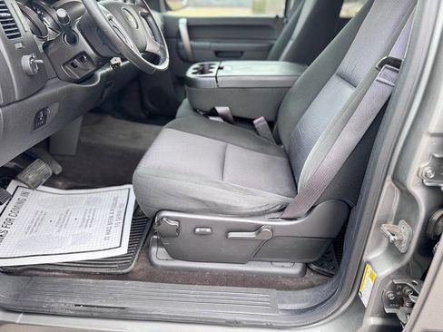 Used 2013 Chevrolet Silverado 2500 LT w/ Interior Plus Package image 9