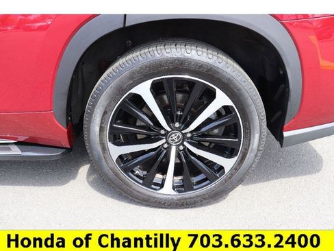 Used 2022 Toyota Highlander XSE FWD image 30