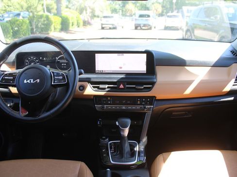 Certified 2024 Kia Seltos EX FWD image 23