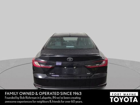 Used 2025 Toyota Camry SE FWD image 8