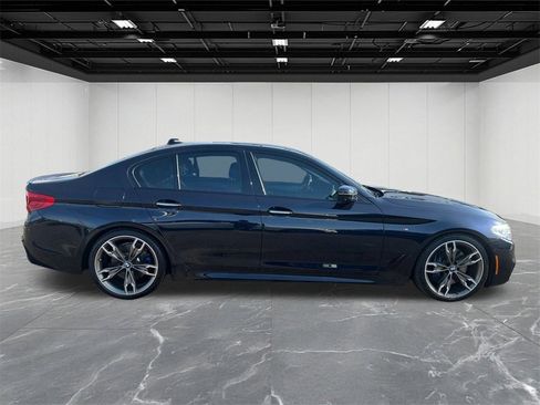 Used 2018 BMW M550i xDrive image 11