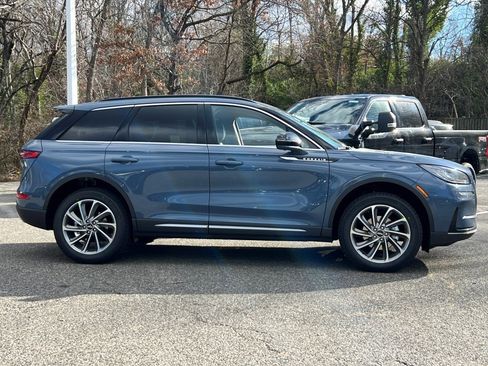 New 2026 Lincoln Corsair Premiere image 3