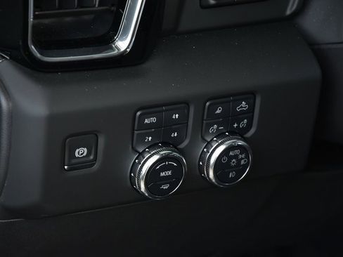 Used 2024 GMC Sierra 1500 Denali w/ Technology Package image 27