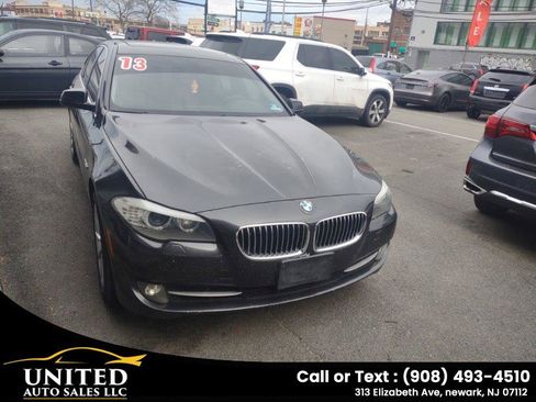 Used 2013 BMW 528i xDrive Sedan image 2